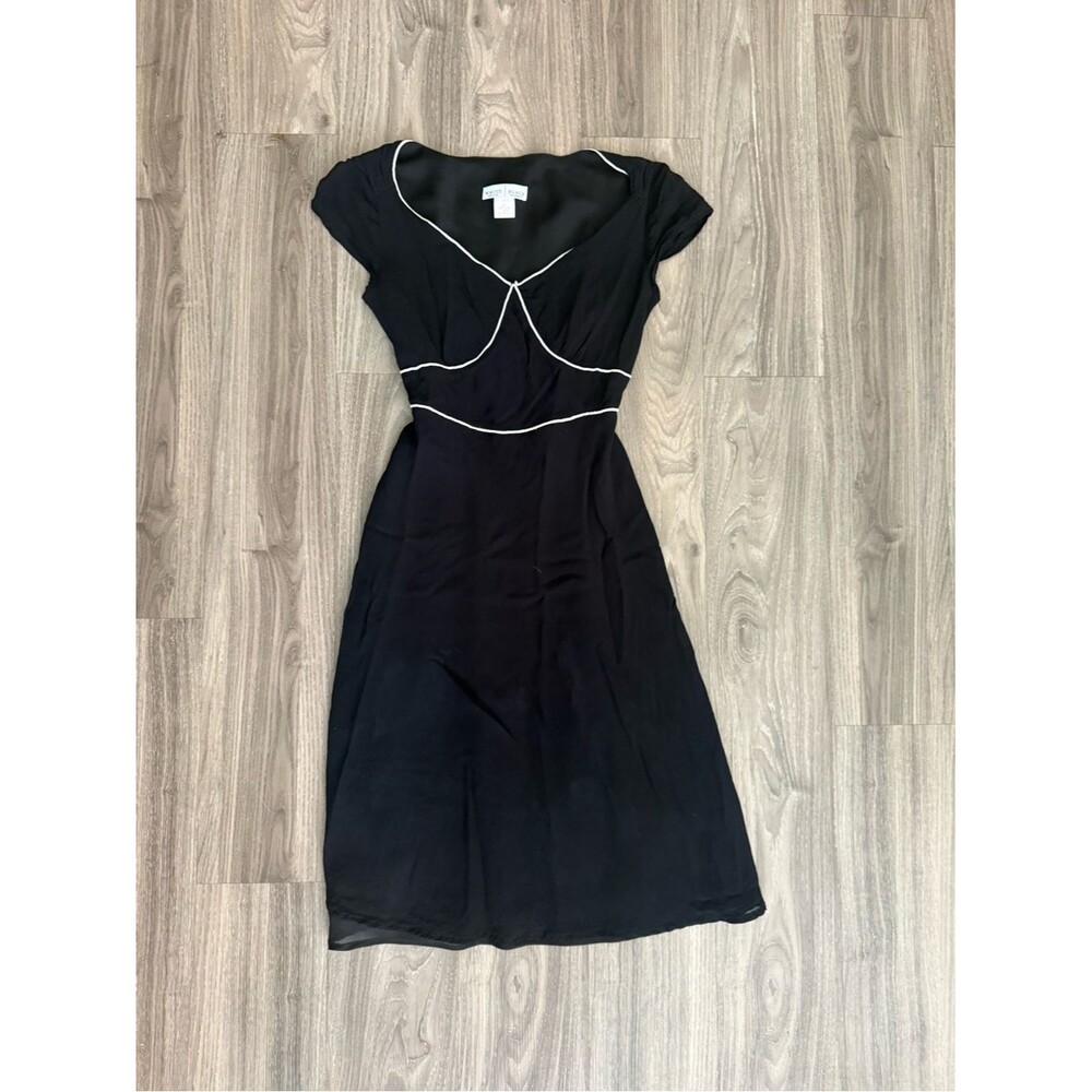 White House Black Market 90s Minimalist Black Midi Dress Contrast Trim Size 4